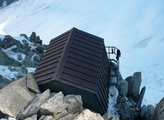 Mont-Blanc : effondrement  de la cabane de la Fourche