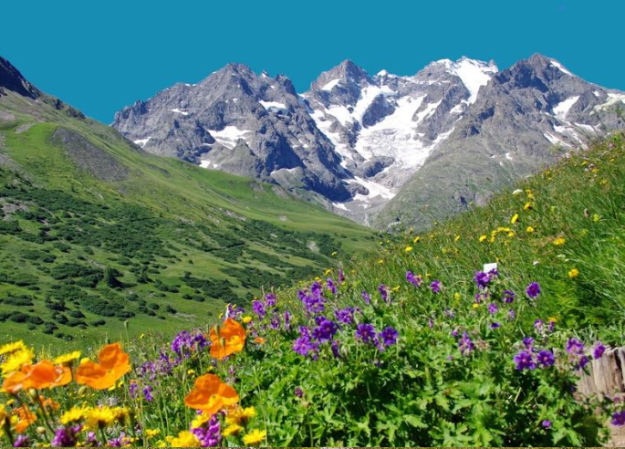 En Oisans, les randonnées pour débutants ne manquent pas ! En Oisans, les randonnées pour débutants ne manquent pas !