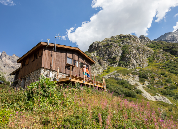 Le refuge de Chabournéou recherche un(e) gardien(ne) - Hautes-Alpes Le refuge de Chabournéou recherche un(e) gardien(ne) - Hautes-Alpes
