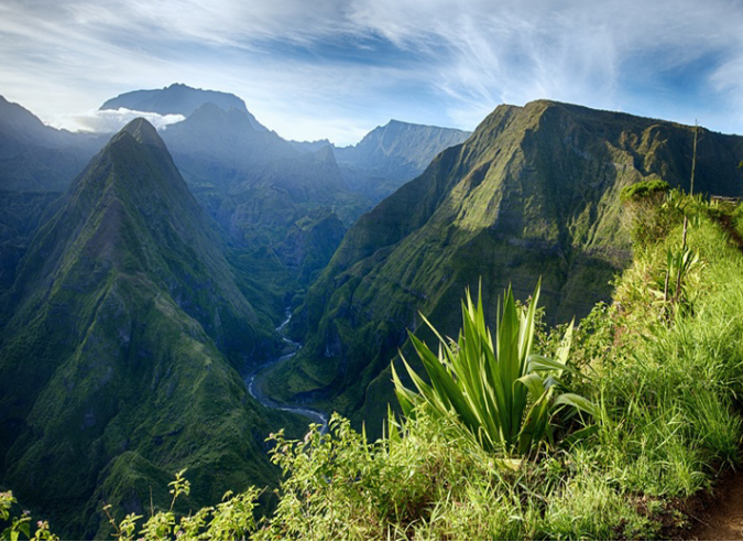 Le rôle social de la randonnée à la Réunion : la réinsertion de détenus 