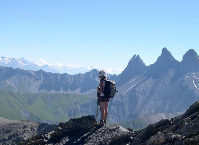 La plus longue distance à parcourir à pied sur terre