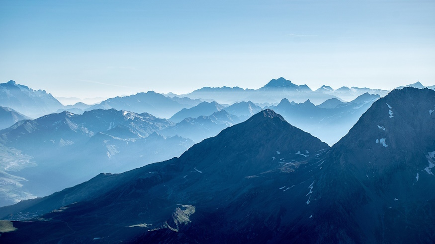La randonnée de la Grande Sassière : une promesse de vues imprenable sur les Alpes. La randonnée de la Grande Sassière : une promesse de vues imprenable sur les Alpes.