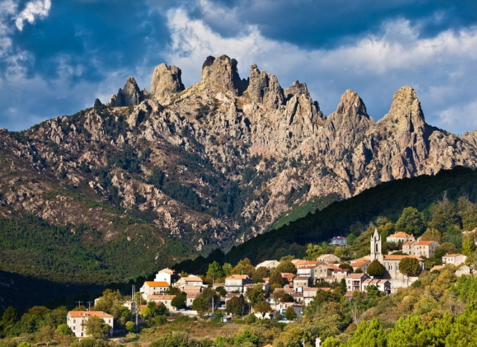Corse : comment concilier tourisme et environnement ?