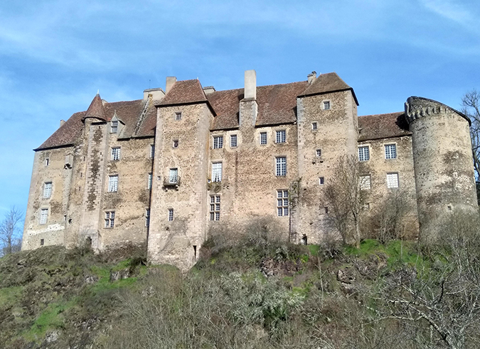Le GR®100 comme Guerre de Cent Ans, un sentier d’histoire en devenir Le GR®100 comme Guerre de Cent Ans, un sentier d’histoire en devenir