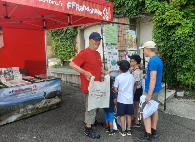 Le comité FFRandonnée Loire au service de l’environnement Le comité FFRandonnée Loire au service de l’environnement