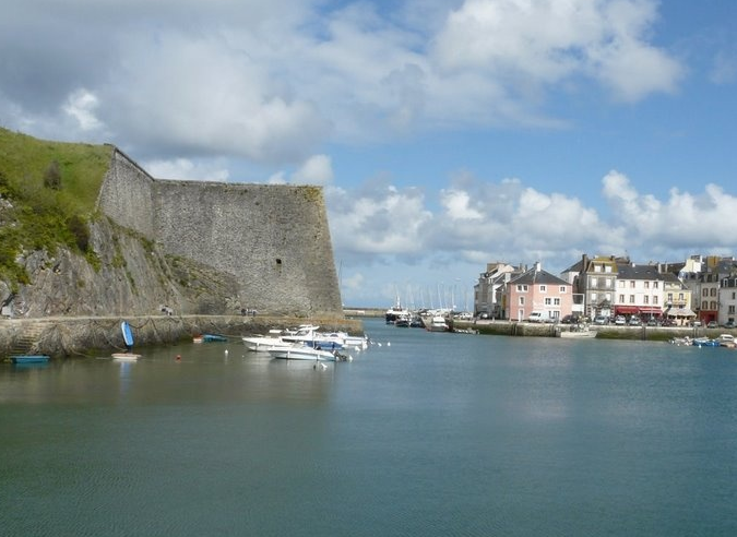 La Bretagne limite la promotion du sentier littoral GR® 34 La Bretagne limite la promotion du sentier littoral GR® 34