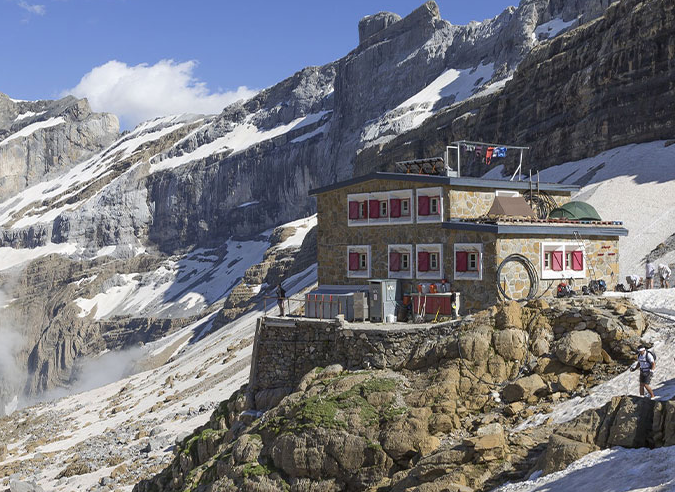  Dans les Pyrénées, le refuge de la Brèche de Roland  fermé avant l’heure 