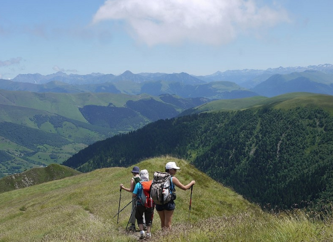 Le Parc national des Pyrénées restaure les sentiers de randonnée Le Parc national des Pyrénées restaure les sentiers de randonnée