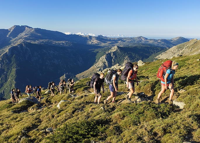 La montagne de plus en plus plébiscitée l’été, au risque de la saturation ? 