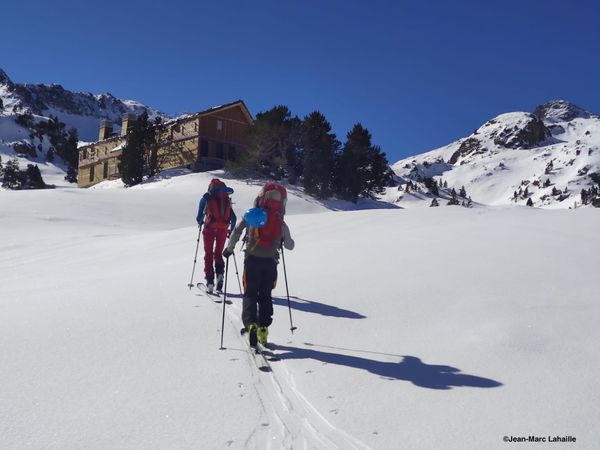 Dans les Hautes Pyrénées, le refuge Campana de Cloutou va ouvrir cet hiver Dans les Hautes Pyrénées, le refuge Campana de Cloutou va ouvrir cet hiver