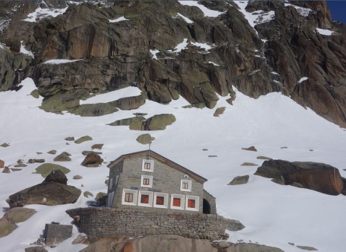 Le refuge du Couvercle a fait peau neuve (Chamonix – Haute Savoie) Le refuge du Couvercle a fait peau neuve (Chamonix – Haute Savoie)