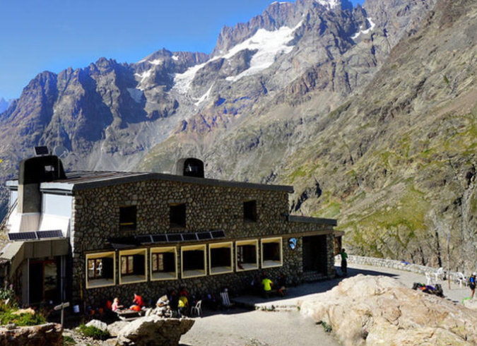  Un refuge des Alpes menacé par le réchauffement climatique 