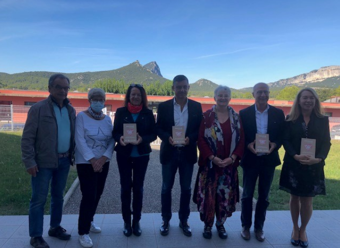 𝗟𝗲 𝘁𝗿𝗼𝗽𝗵𝗲́𝗲 « 𝗠𝗼𝗻 𝗚𝗥® 𝗽𝗿𝗲́𝗳𝗲́𝗿𝗲́ » 𝟮𝟬𝟮𝟭 𝗿𝗲𝗺𝗶𝘀 𝗮𝘂 𝗚𝗥® 𝗱𝗲 𝗣𝗮𝘆𝘀 𝗚𝗿𝗮𝗻𝗱 𝗣𝗶𝗰-𝗦𝗮𝗶𝗻𝘁-𝗟𝗼𝘂𝗽 𝗟𝗲 𝘁𝗿𝗼𝗽𝗵𝗲́𝗲 « 𝗠𝗼𝗻 𝗚𝗥® 𝗽𝗿𝗲́𝗳𝗲́𝗿𝗲́ » 𝟮𝟬𝟮𝟭 𝗿𝗲𝗺𝗶𝘀 𝗮𝘂 𝗚𝗥® 𝗱𝗲 𝗣𝗮𝘆𝘀 𝗚𝗿𝗮𝗻𝗱 𝗣𝗶𝗰-𝗦𝗮𝗶𝗻𝘁-𝗟𝗼𝘂𝗽