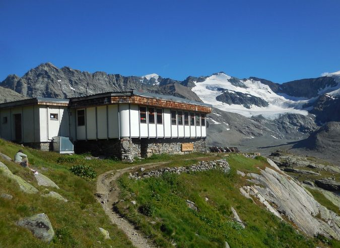 Opération » mémoire »  photographique au refuge des Évettes 