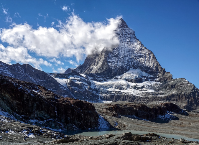 Les ascensions de la Jungfrau et du Cervin rendues dangereuses par les chutes de pierre 
