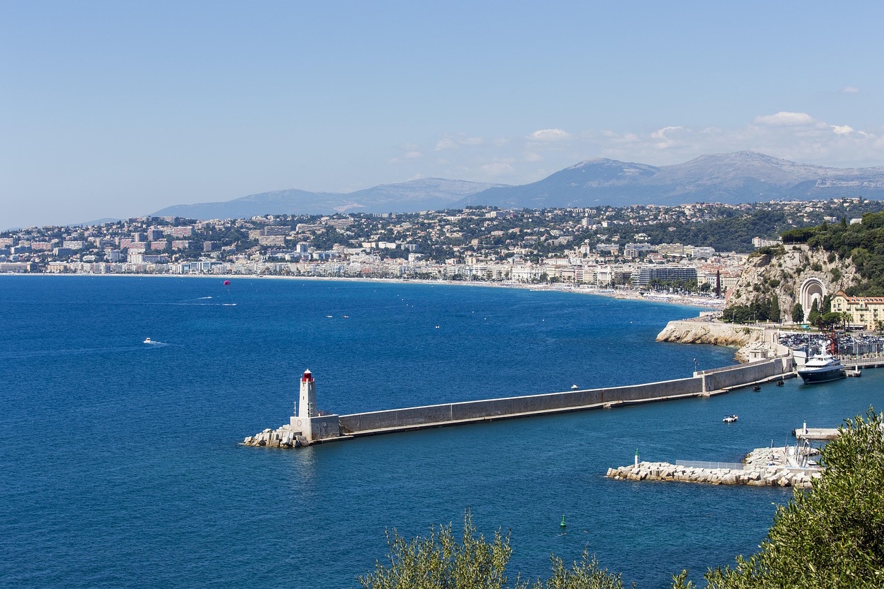Les navettes maritimes de la Côte d’Azur ( Var et Alpes-Maritimes ) Les navettes maritimes de la Côte d’Azur ( Var et Alpes-Maritimes )