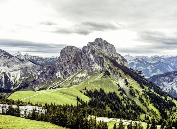 Via Alpina Explorer 2022 :  une bourse de voyage pour la parcourir ! 