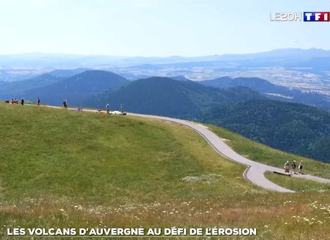 Les sentiers du volcans d’Auvergne victimes de l’érosion - reportage 