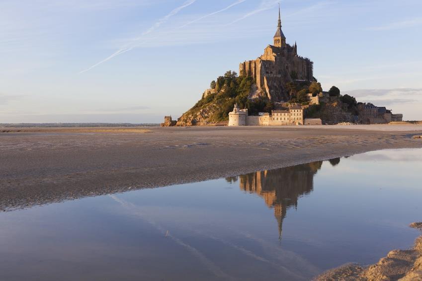 Le GR® 34, du Mont-Saint-Michel à Saint-Malo par la pointe du Grouin Le GR® 34, du Mont-Saint-Michel à Saint-Malo par la pointe du Grouin