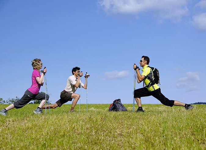 Marche nordique : pourquoi ne pas expérimenter cette pratique sportive ? 