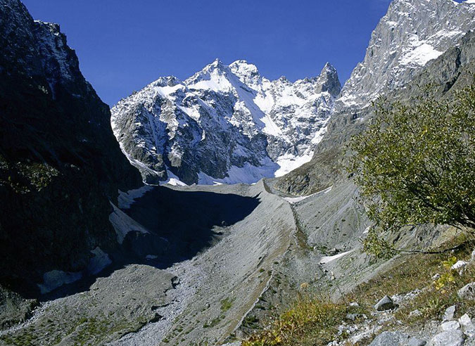ecrins-sentier-glacier-noir-ferme ecrins-sentier-glacier-noir-ferme
