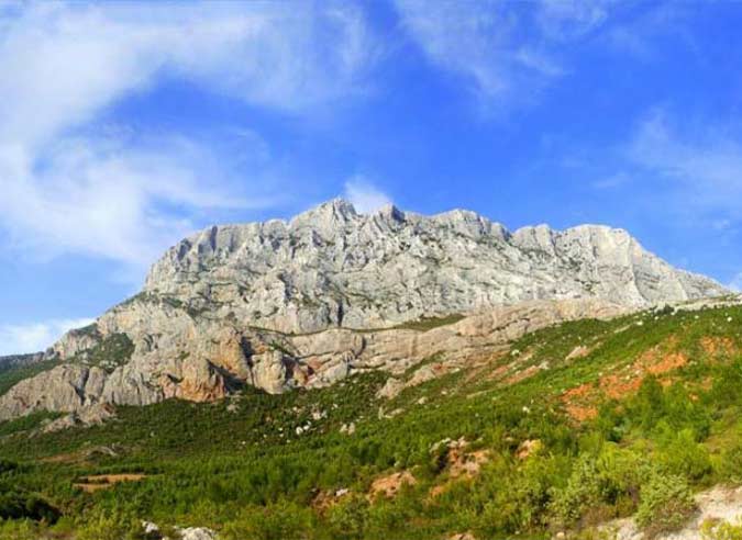 montagne-sainte-victoire-eoliennes montagne-sainte-victoire-eoliennes