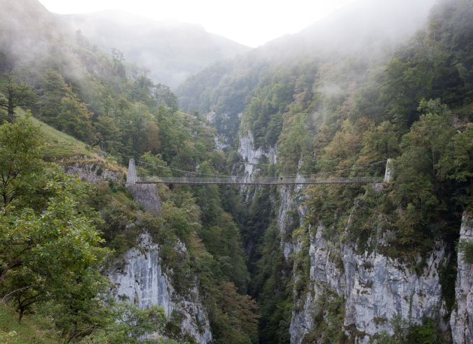 Rouverture du pont suspendu d'Holzarte au pays basque