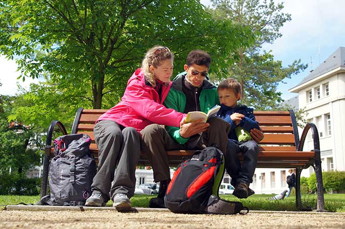 Randonner avec un topoguide FFRandonnée